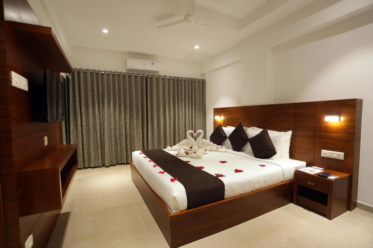 Hotel Iswarya Residency à Kottayam Extérieur photo