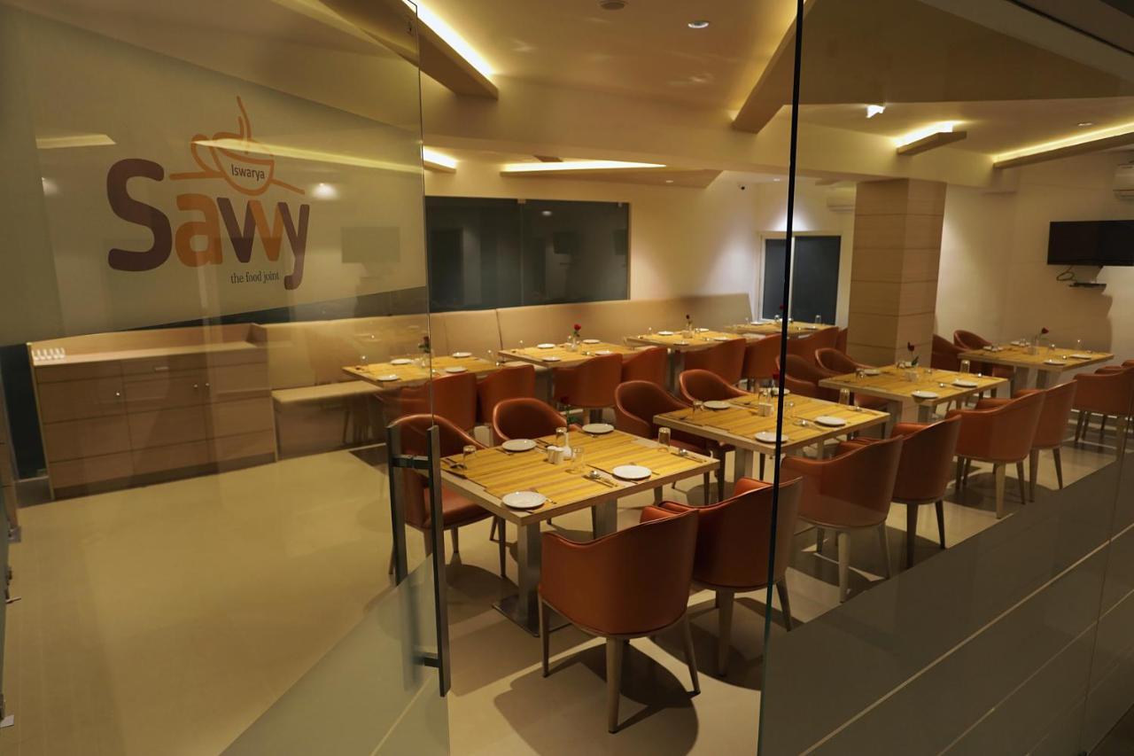 Hotel Iswarya Residency à Kottayam Extérieur photo