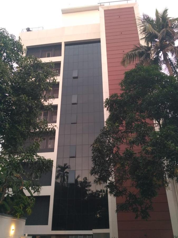 Hotel Iswarya Residency à Kottayam Extérieur photo