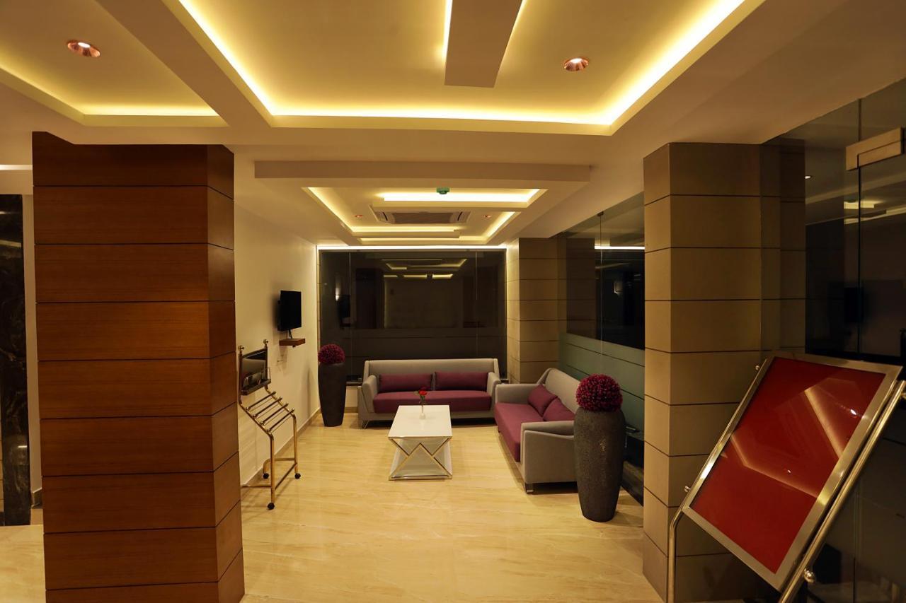 Hotel Iswarya Residency à Kottayam Extérieur photo