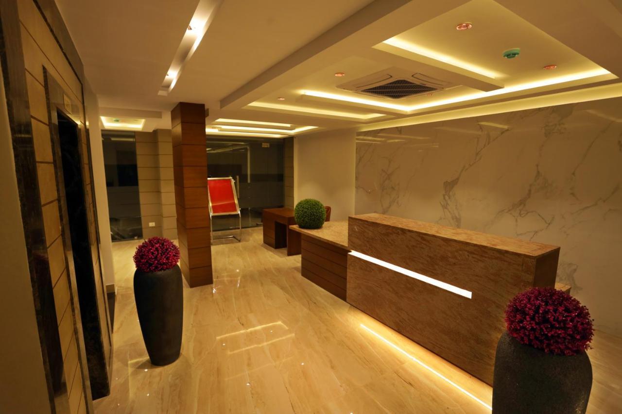Hotel Iswarya Residency à Kottayam Extérieur photo