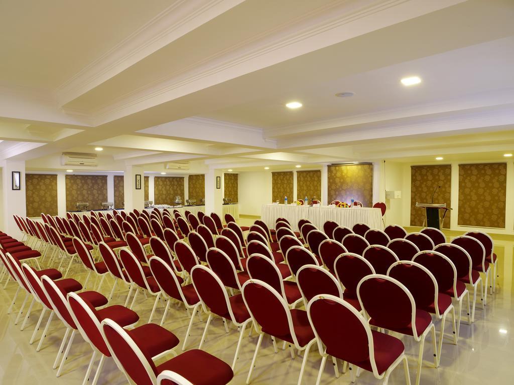 Hotel Iswarya Residency à Kottayam Extérieur photo