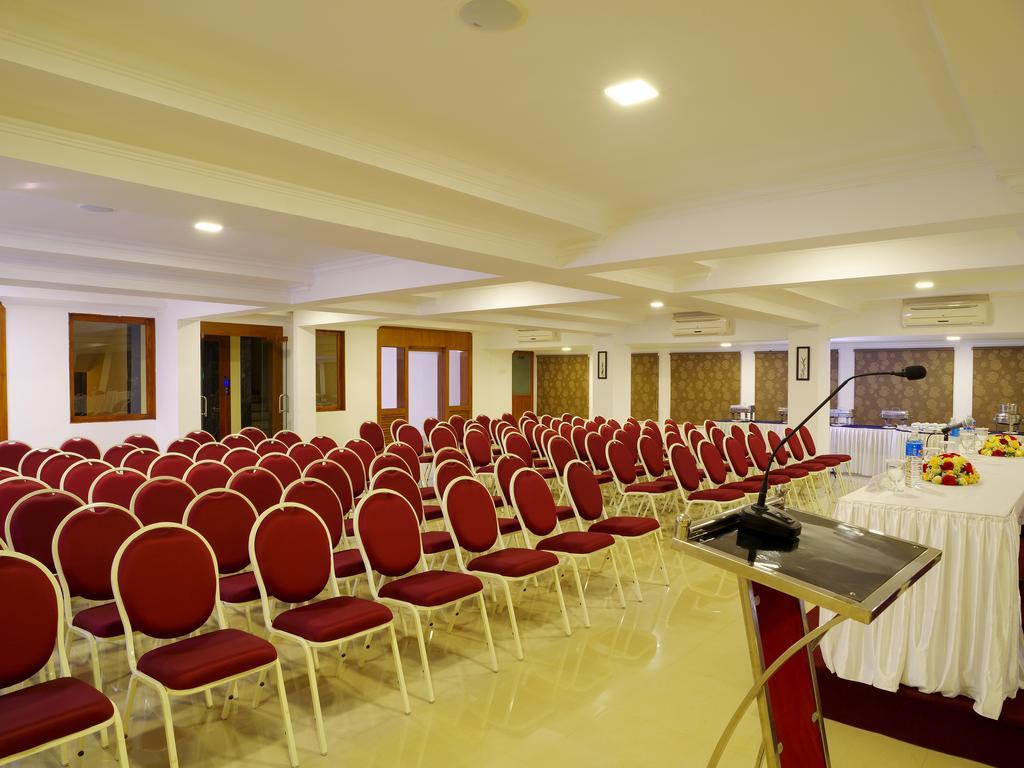 Hotel Iswarya Residency à Kottayam Extérieur photo