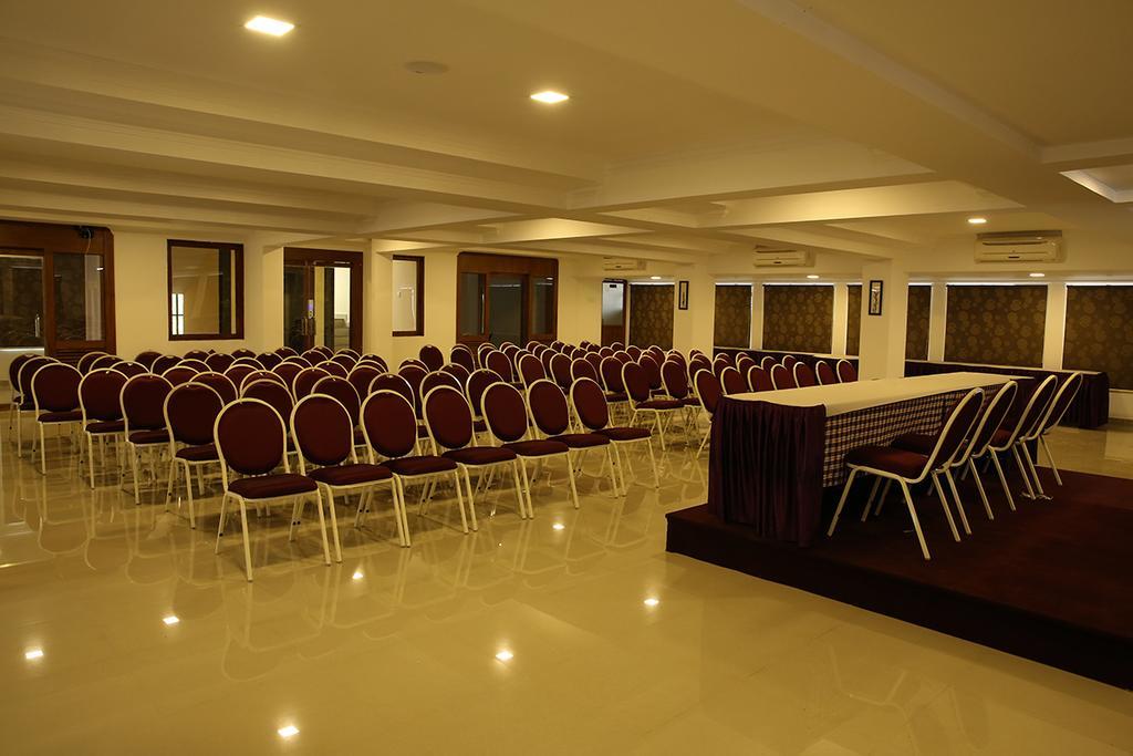 Hotel Iswarya Residency à Kottayam Extérieur photo